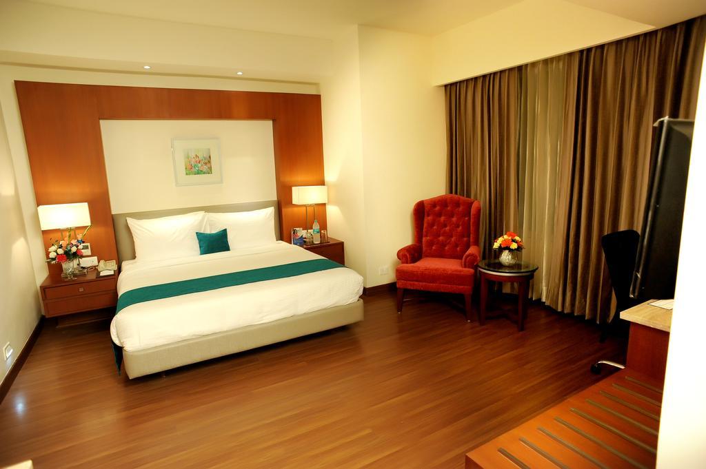 Sarovar Portico- Hotel