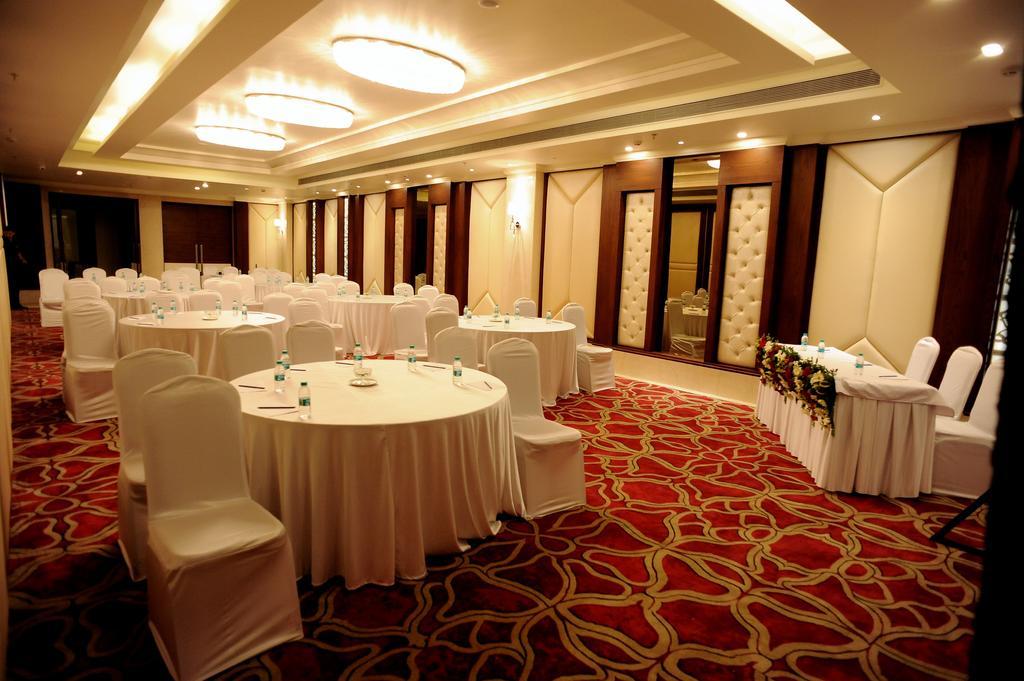 Sarovar Portico- 4*
