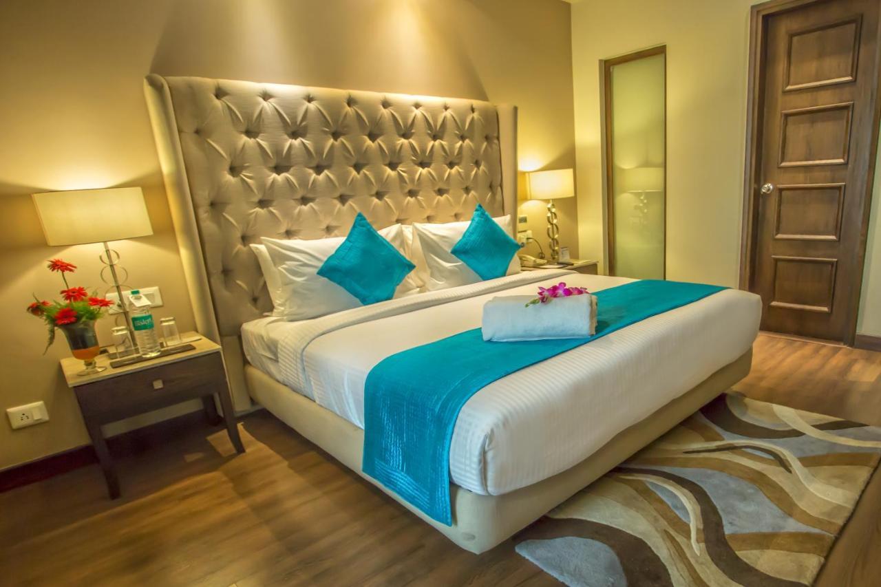 Hotel Sarovar Portico- 4*