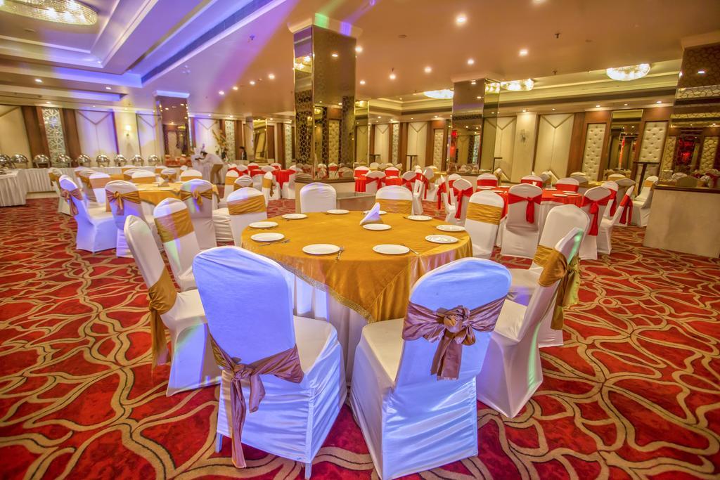 Hotel Sarovar Portico- 4*
