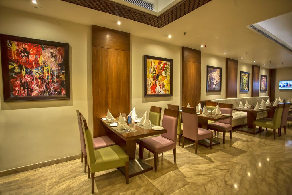 Hotel Sarovar Portico-