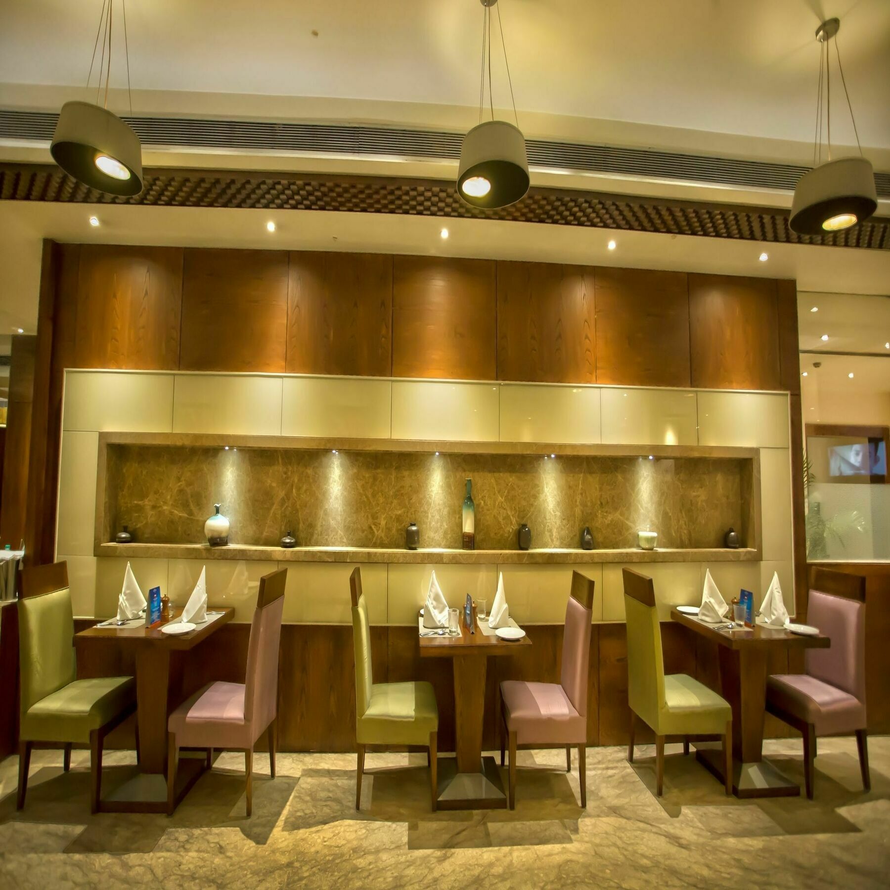 Sarovar Portico- 4*